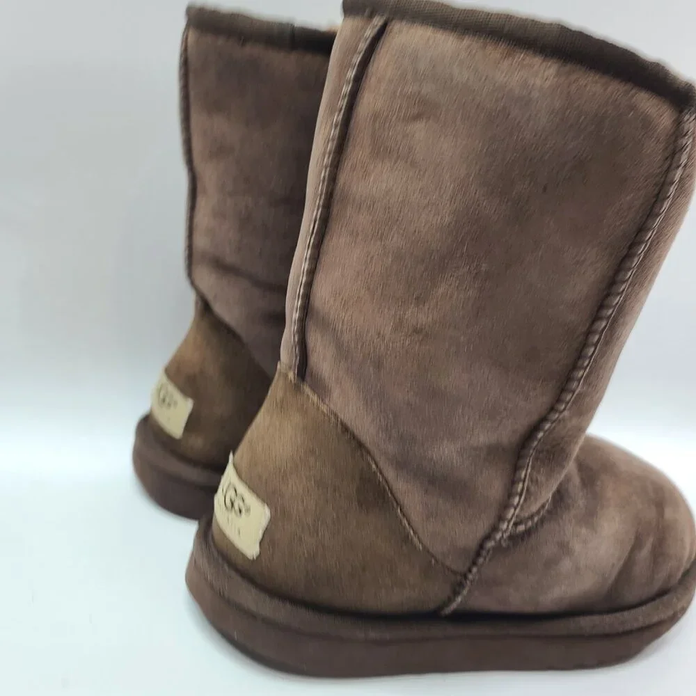 UGG Women's Chocolate‎ Brown Classic Short Suede Mid-Calf Winter Boots Size 7